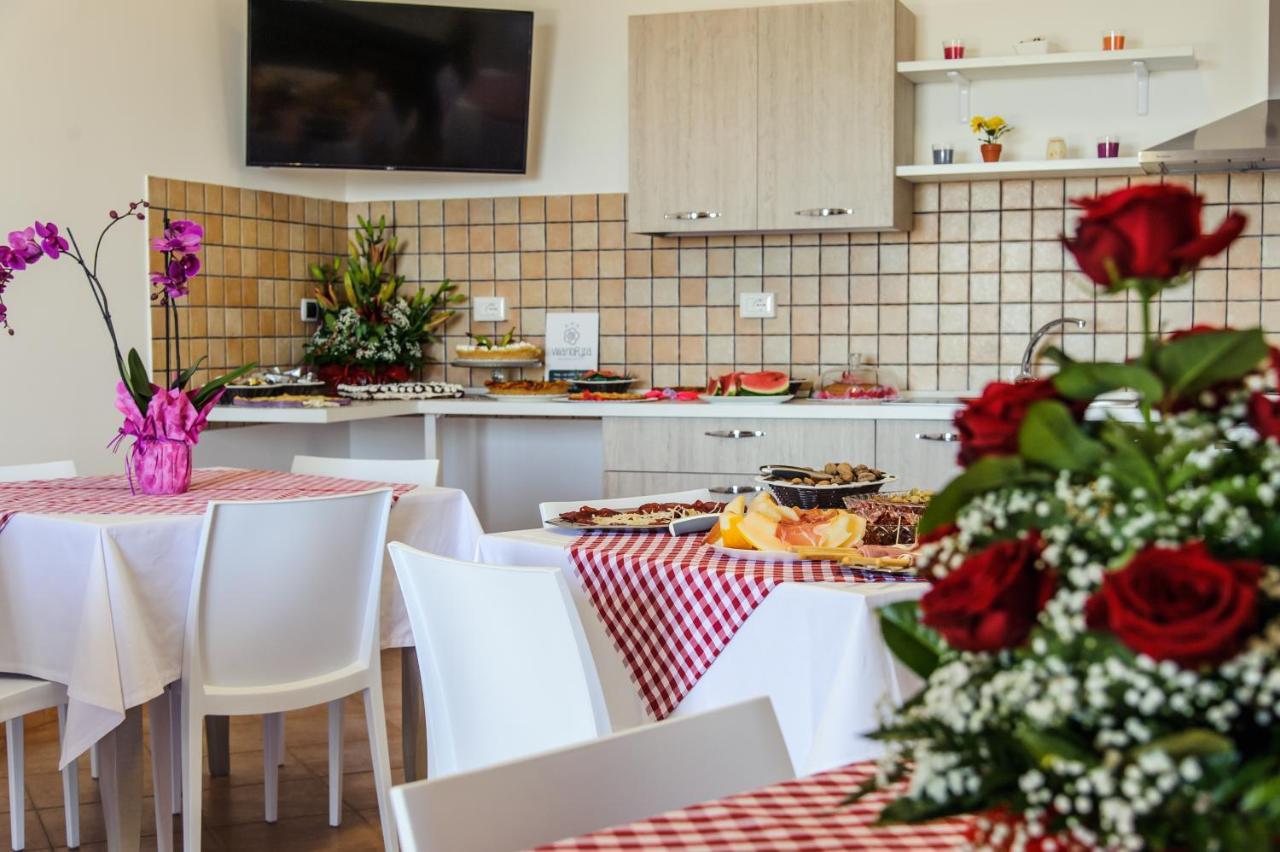 بياتْسا أرمارِنا B&B Villa Fiorita المظهر الخارجي الصورة